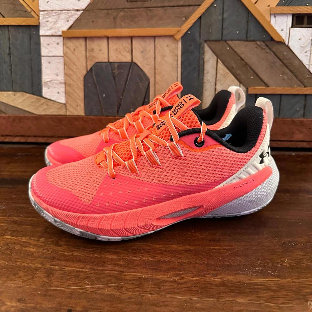 Under Armour Women’s HOVR Ascent E24 Basketball Shoes 7.5